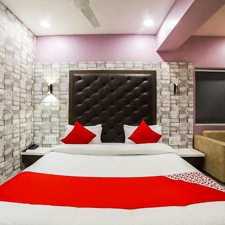 Capital O 41587 Hotel Airport Inn One Ahmadabad Zewnętrze zdjęcie