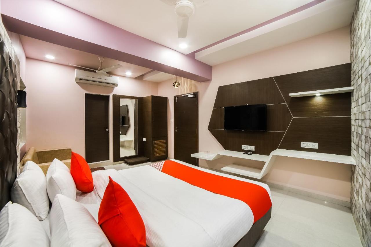 Capital O 41587 Hotel Airport Inn One Ahmadabad Zewnętrze zdjęcie