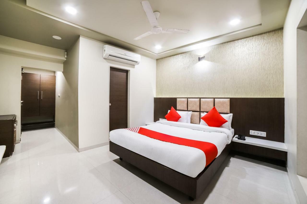 Capital O 41587 Hotel Airport Inn One Ahmadabad Zewnętrze zdjęcie